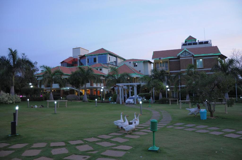 Hotel Le Ruchi The Prince Mysore Exteriör bild